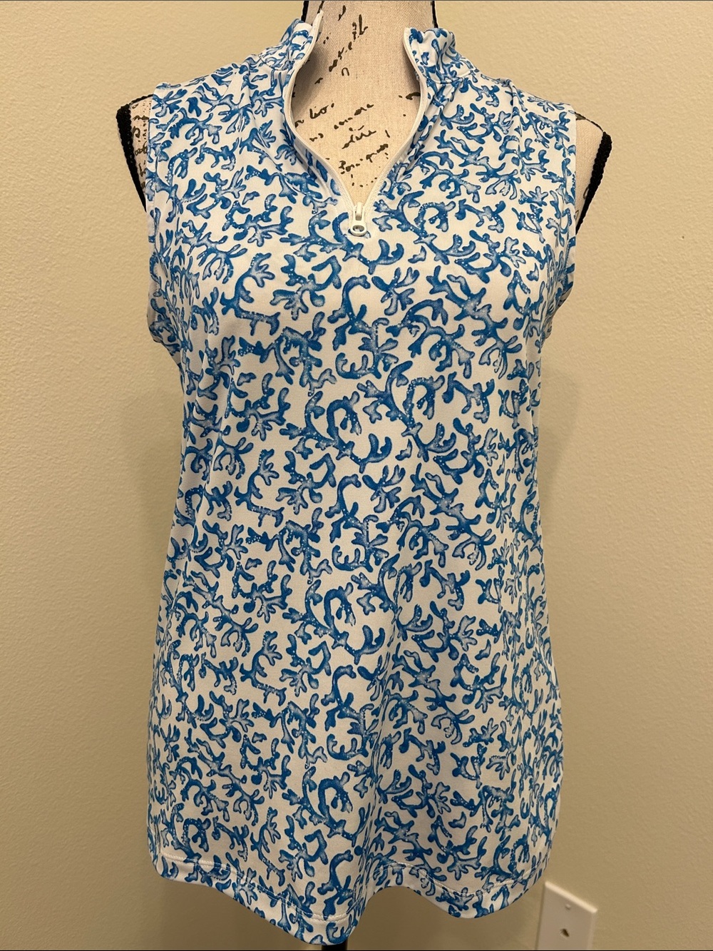 Tommy Bahama White with Blue Coral Print Top